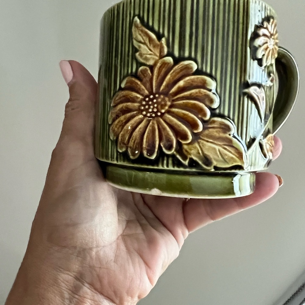 Pretty avocado green mid century mug unmarked in good condition - Picture 7 of 8